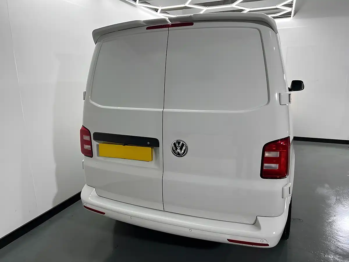 Used 2017 Volkswagen Transporter Startline White - Interior and Exterior details 5