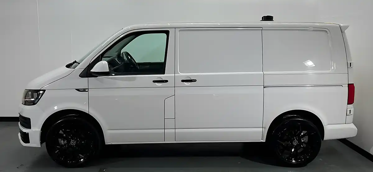 Used 2017 Volkswagen Transporter Startline White - Interior and Exterior details 7