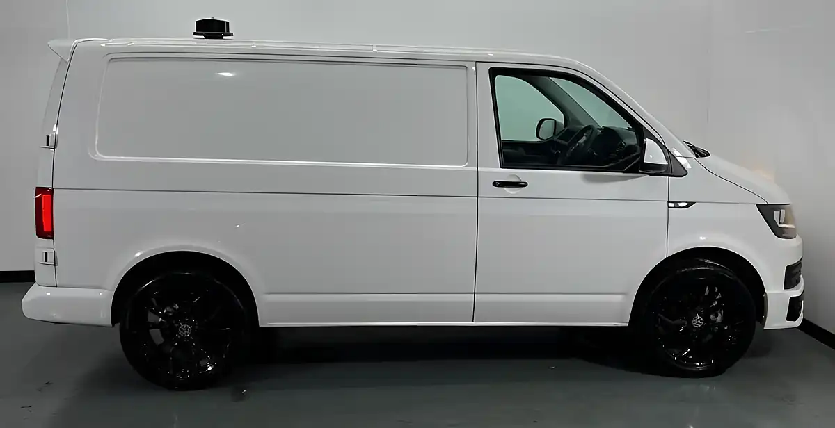 Used 2017 Volkswagen Transporter Startline White - Interior and Exterior details 8