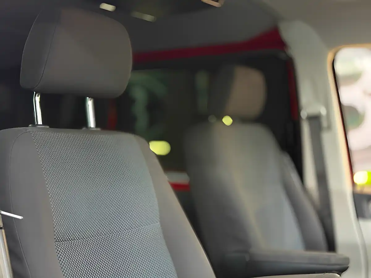 Used 2017 Volkswagen Transporter T30 H-Ln Lwb Cvn Red - Interior and Exterior details 17