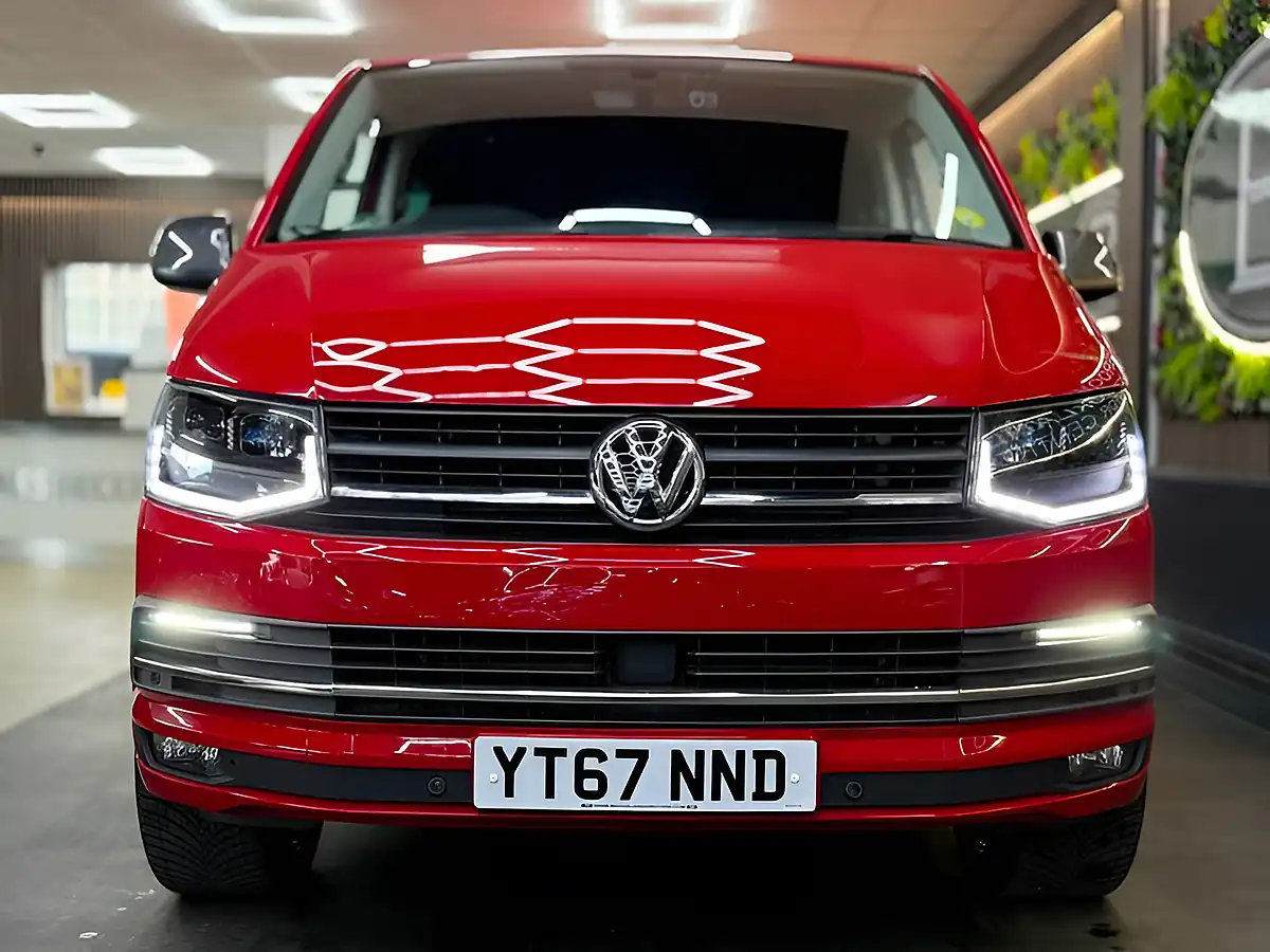 Used 2017 Volkswagen Transporter T30 H-Ln Lwb Cvn Red - Interior and Exterior details 4