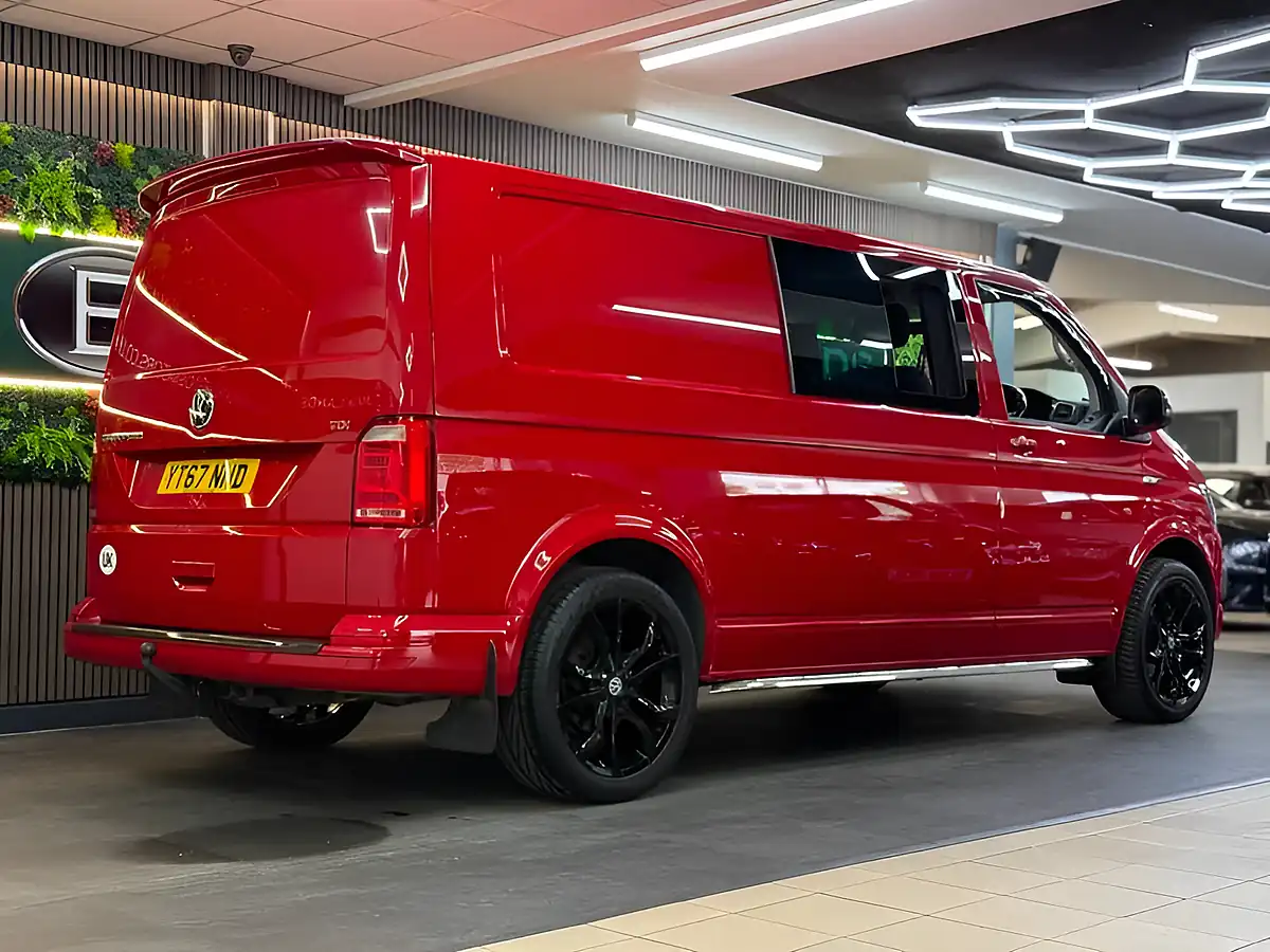 Used 2017 Volkswagen Transporter T30 H-Ln Lwb Cvn Red - Interior and Exterior details 9