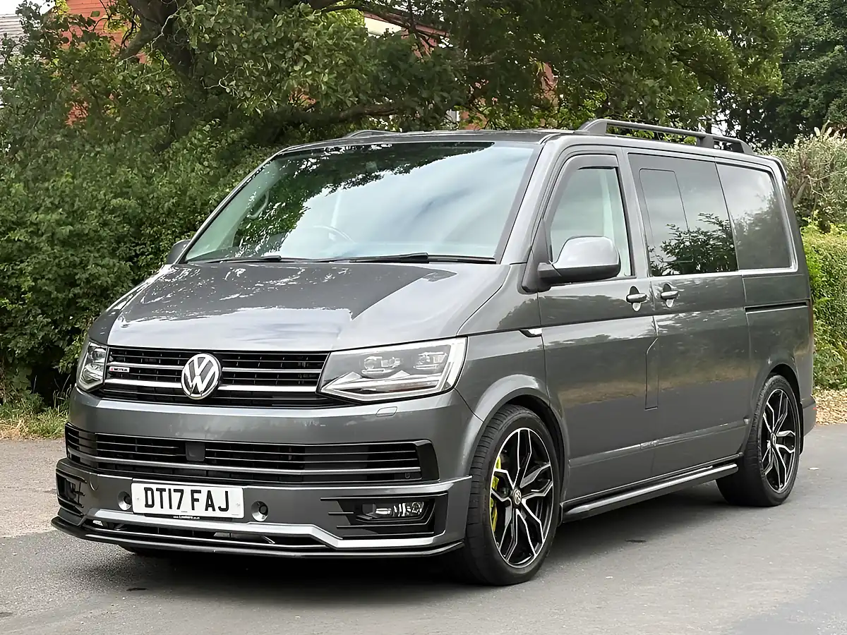 Used 2017 Volkswagen Transporter T32 Bluemotion Tech Grey - Front View