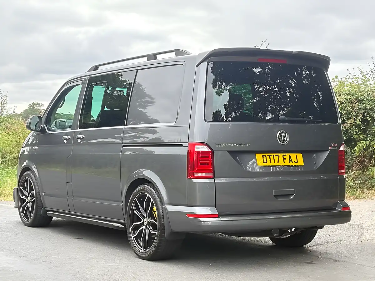 Used 2017 Volkswagen Transporter T32 Bluemotion Tech Grey - Interior and Exterior details 3