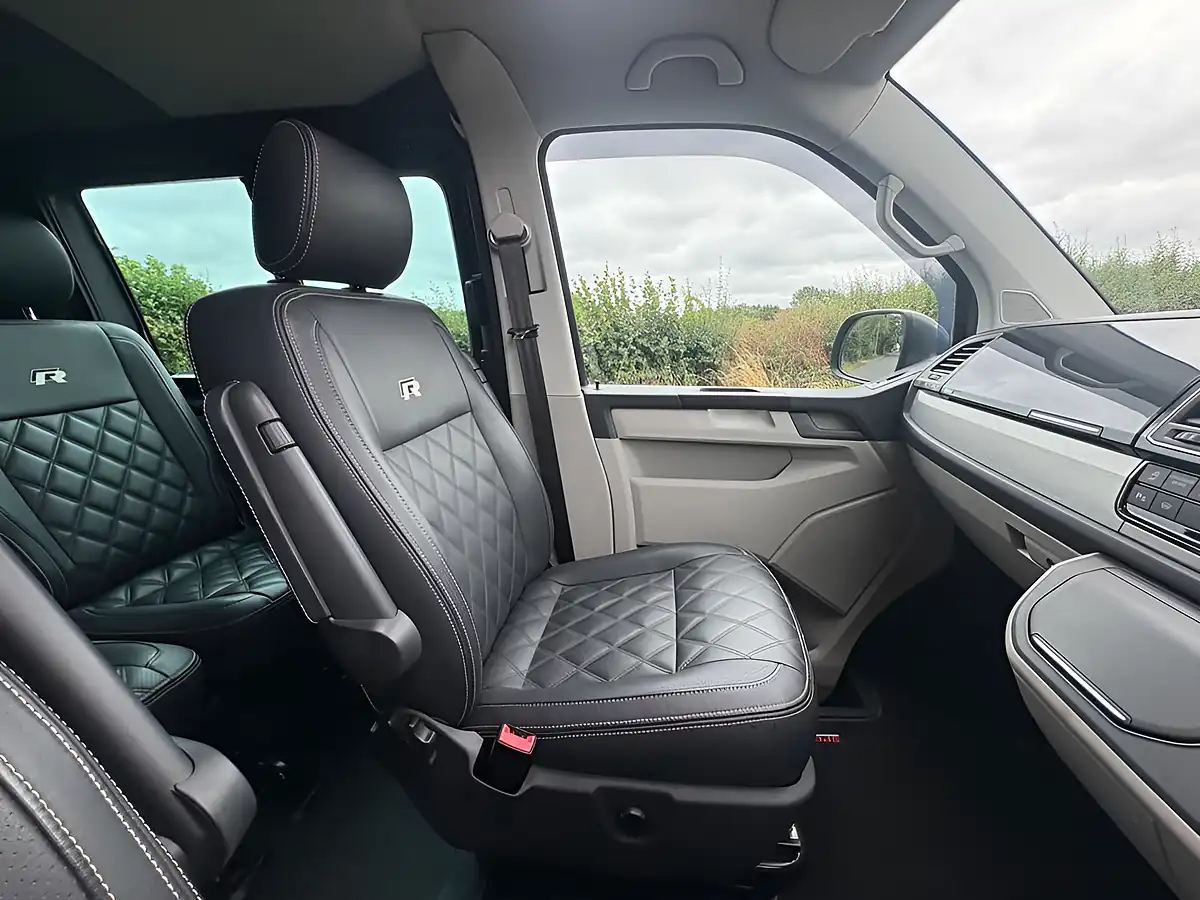 Used 2017 Volkswagen Transporter T32 Bluemotion Tech Grey - Interior and Exterior details 9