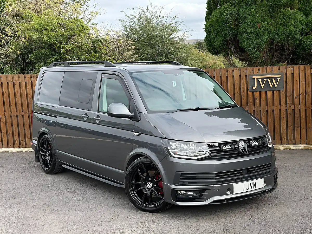 Used 2017 Volkswagen Transporter T32 Bluemotion Tech Grey - Front View