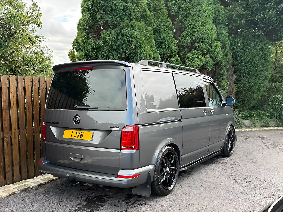 Used 2017 Volkswagen Transporter T32 Bluemotion Tech Grey - Interior and Exterior details 10