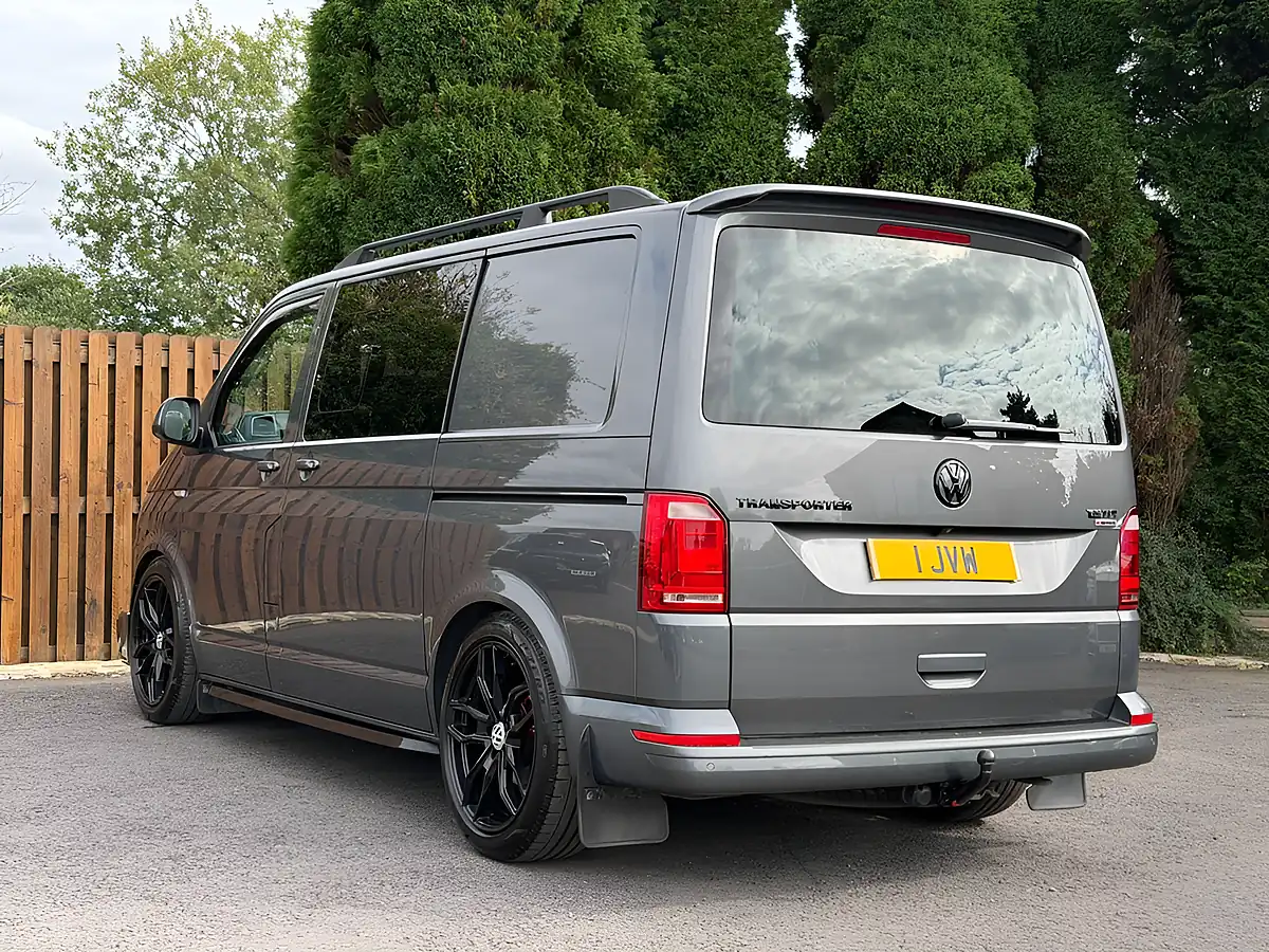Used 2017 Volkswagen Transporter T32 Bluemotion Tech Grey - Interior and Exterior details 11