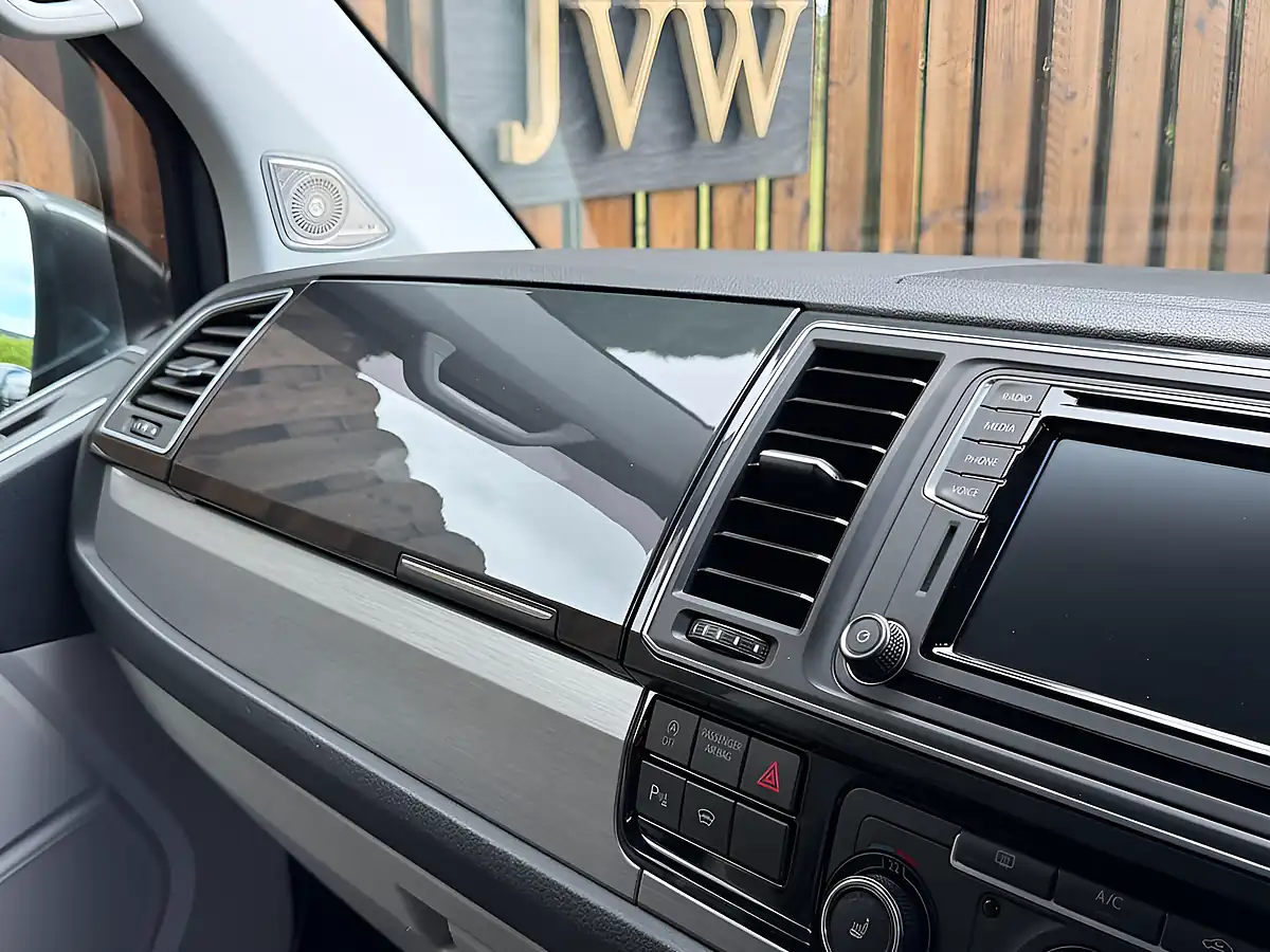 Used 2017 Volkswagen Transporter T32 Bluemotion Tech Grey - Interior and Exterior details 14