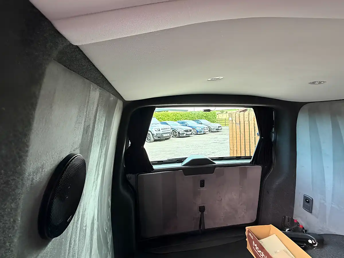 Used 2017 Volkswagen Transporter T32 Bluemotion Tech Grey - Interior and Exterior details 15