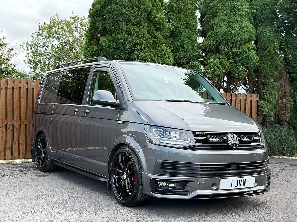 Used 2017 Volkswagen Transporter T32 Bluemotion Tech Grey - Interior and Exterior details 4