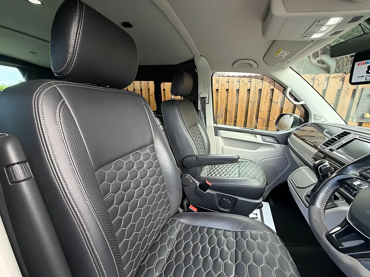 Used 2017 Volkswagen Transporter T32 Bluemotion Tech Grey - Interior and Exterior details 5