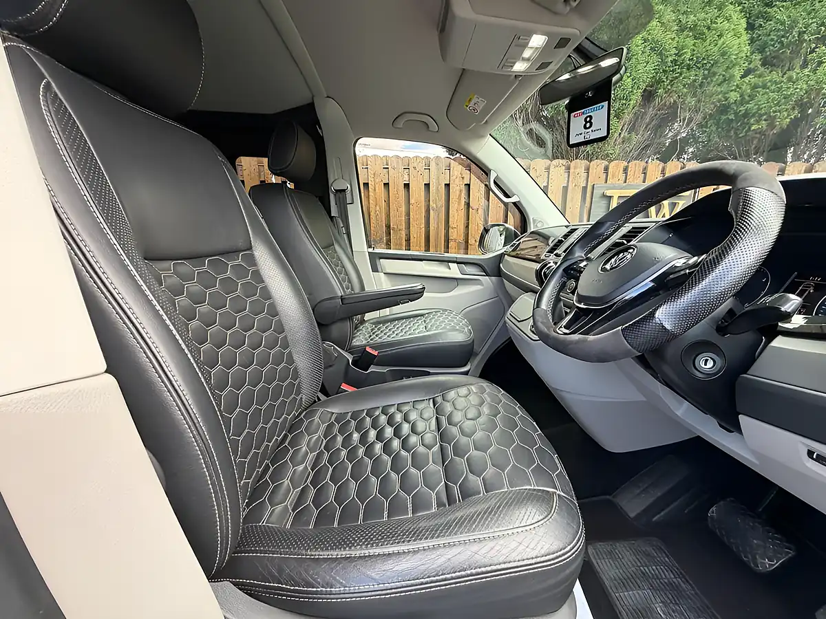 Used 2017 Volkswagen Transporter T32 Bluemotion Tech Grey - Interior and Exterior details 6