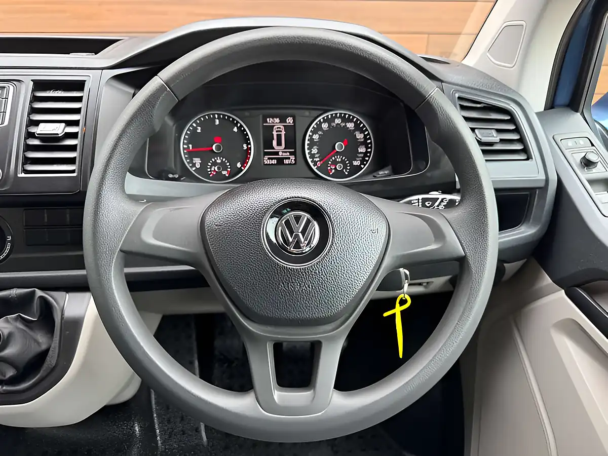 Used 2017 Volkswagen Transporter Trendline Blue - Interior and Exterior details 15