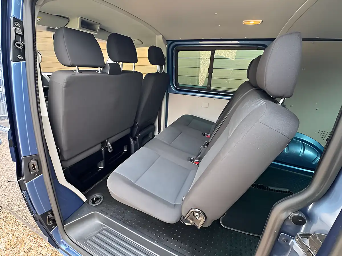 Used 2017 Volkswagen Transporter Trendline Blue - Interior and Exterior details 20