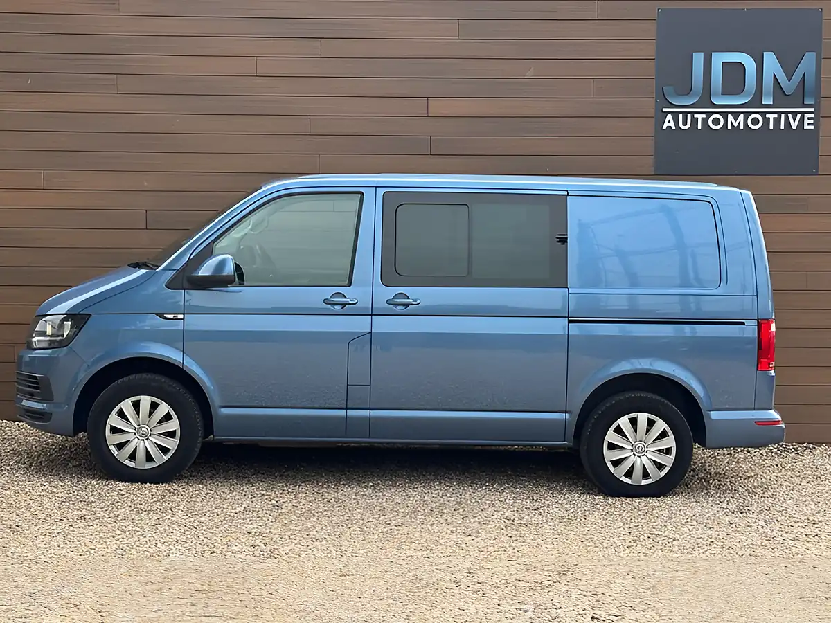 Used 2017 Volkswagen Transporter Trendline Blue - Interior and Exterior details 7