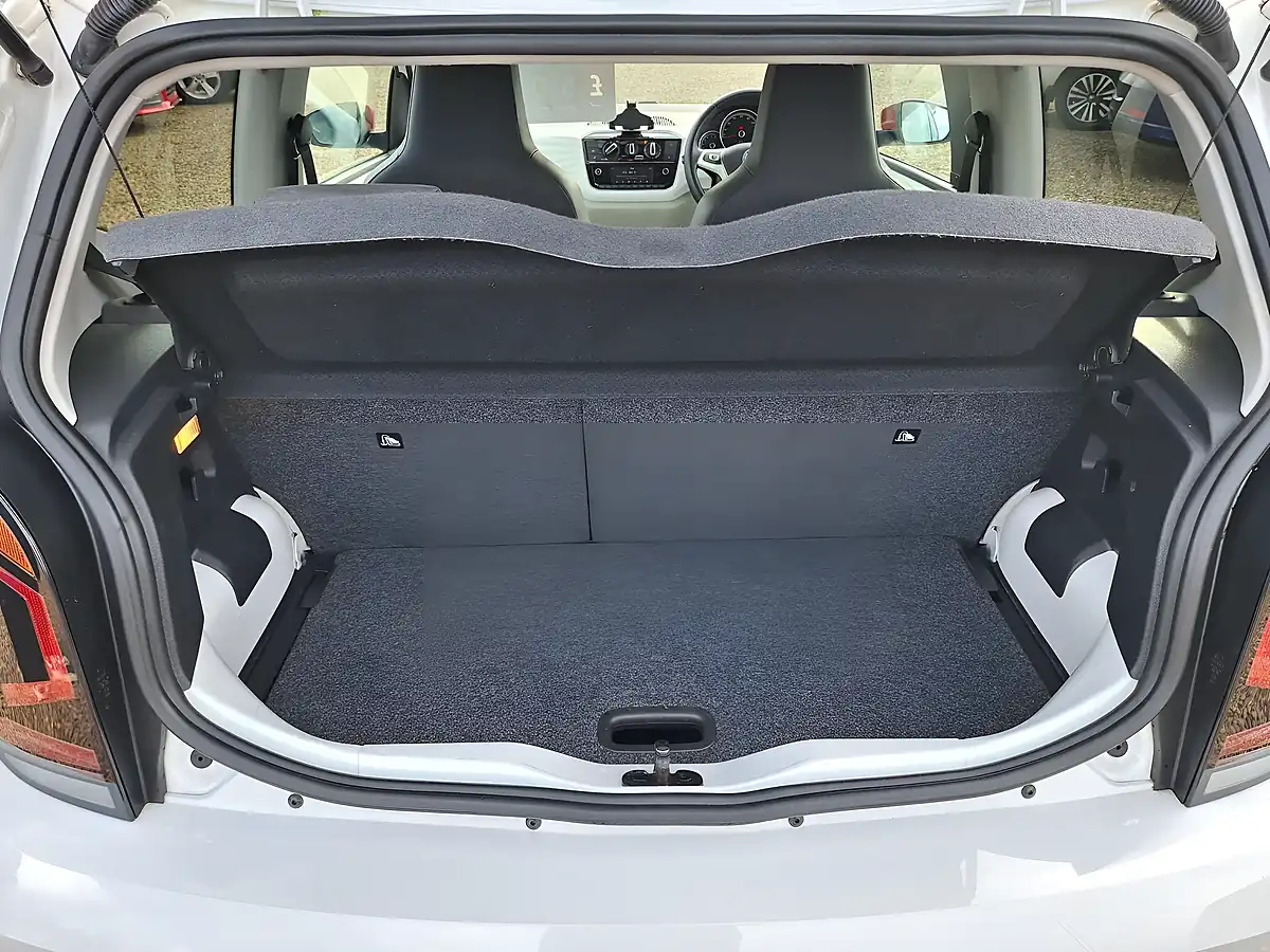 Used 2017 Volkswagen Up! Beats White - Interior and Exterior details 12