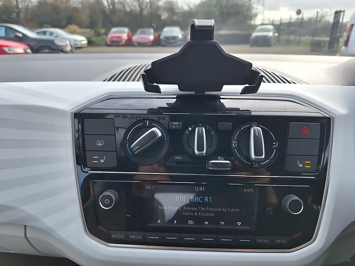 Used 2017 Volkswagen Up! Beats White - Interior and Exterior details 14
