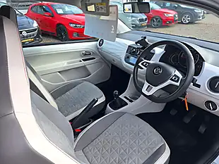 Used 2017 Volkswagen Up! Beats White - Interior and Exterior details 4