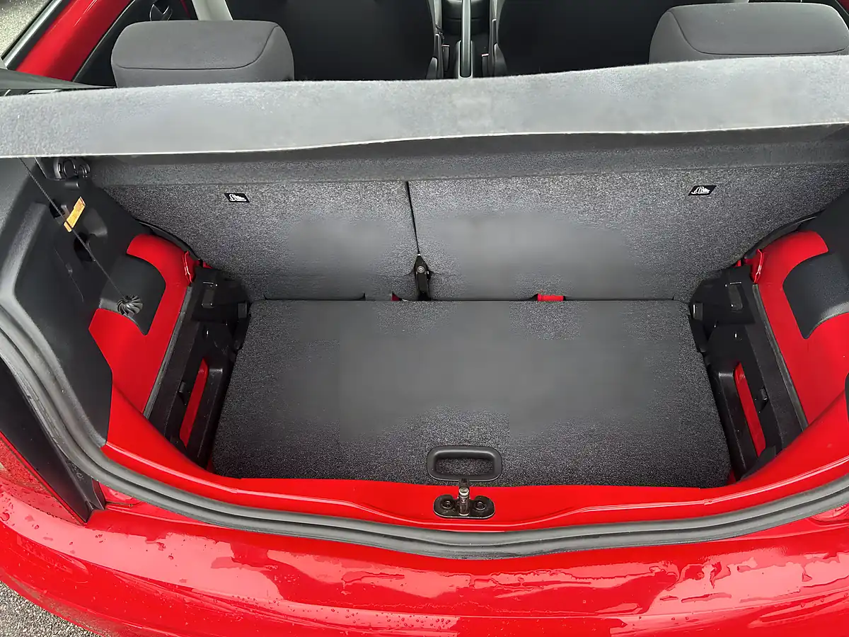 Used 2017 Volkswagen Up Bluemotion Red - Interior and Exterior details 12