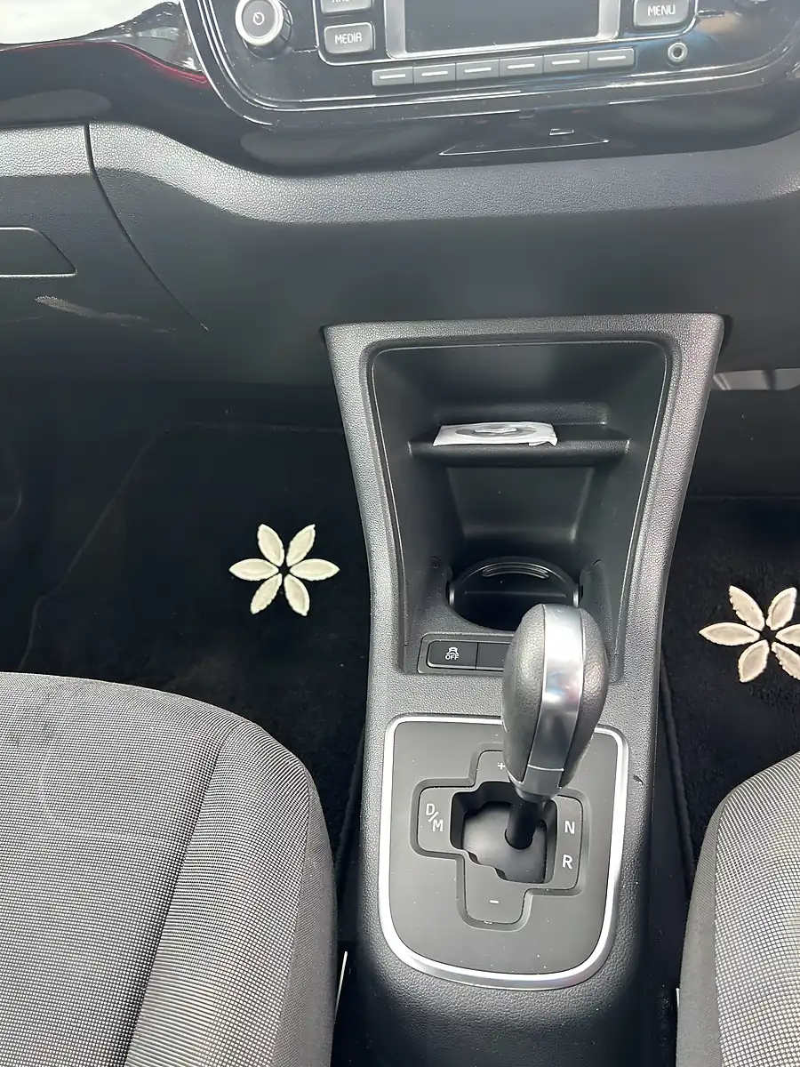 Used 2017 Volkswagen Up Bluemotion Red - Interior and Exterior details 9