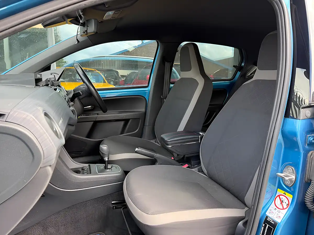 Used 2017 Volkswagen Up! Cross Blue - Interior and Exterior details 4