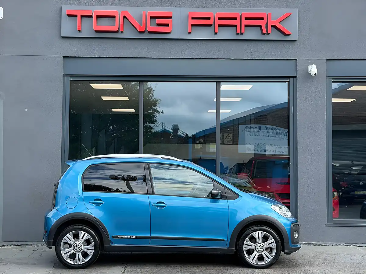 Used 2017 Volkswagen Up! Cross Blue - Interior and Exterior details 7