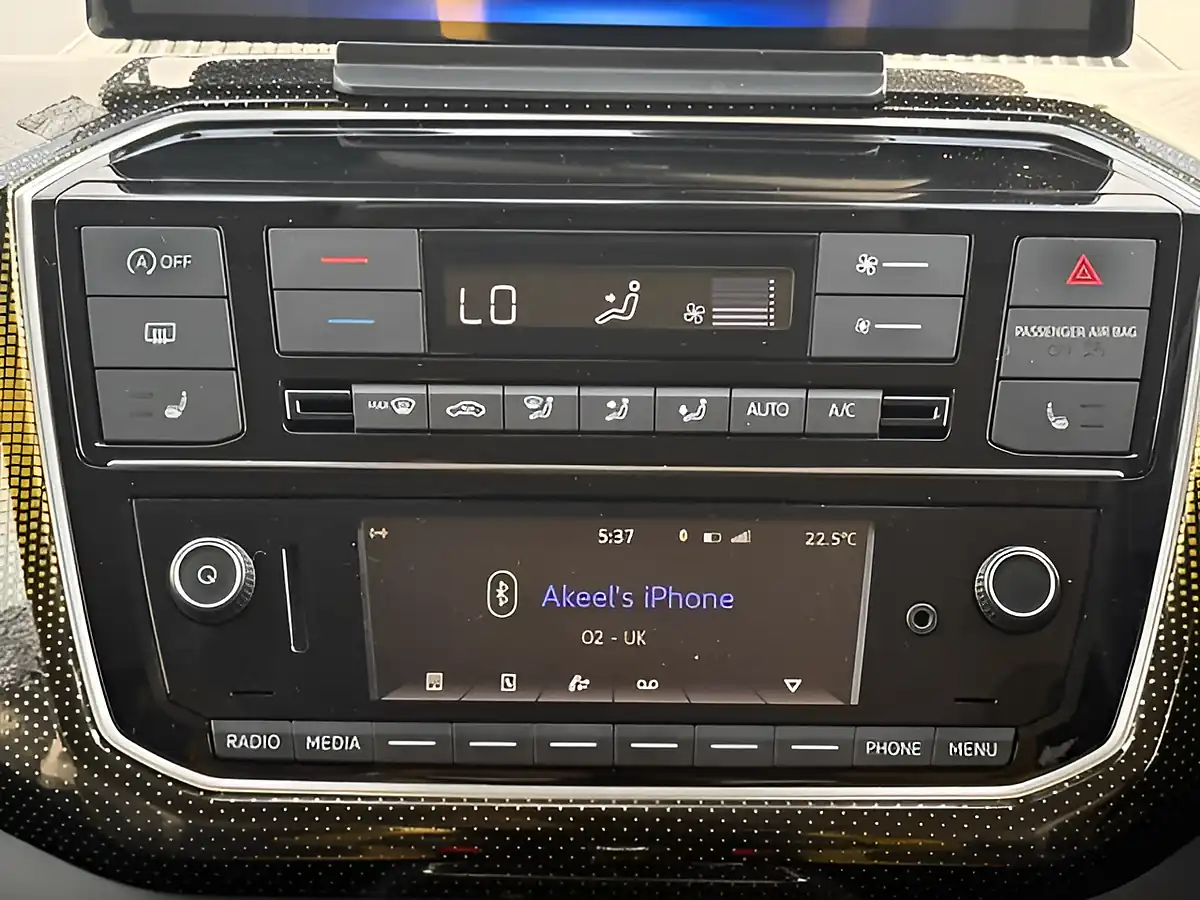 Used 2017 Volkswagen Up! High Up! Black - Interior and Exterior details 13