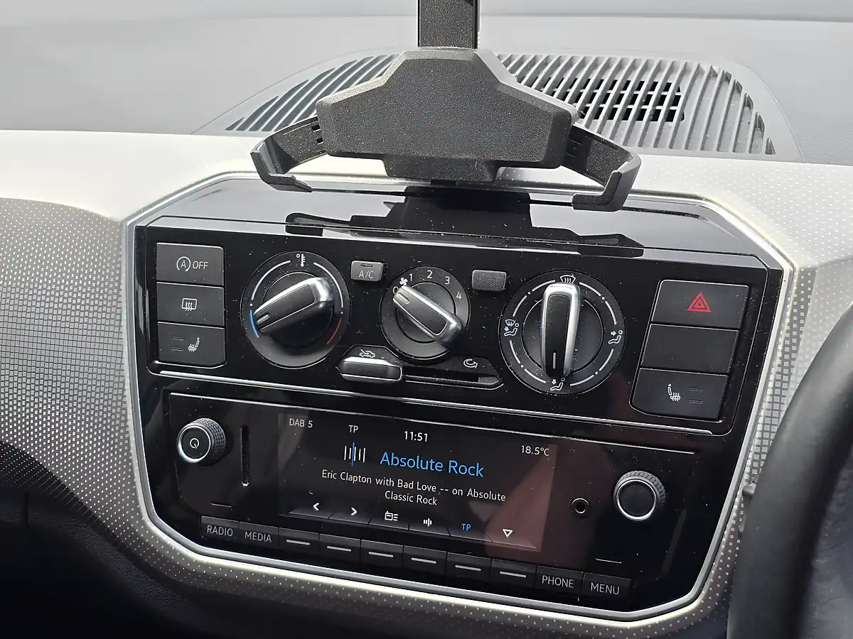 Used 2017 Volkswagen Up! High Up! Blue - Interior and Exterior details 10