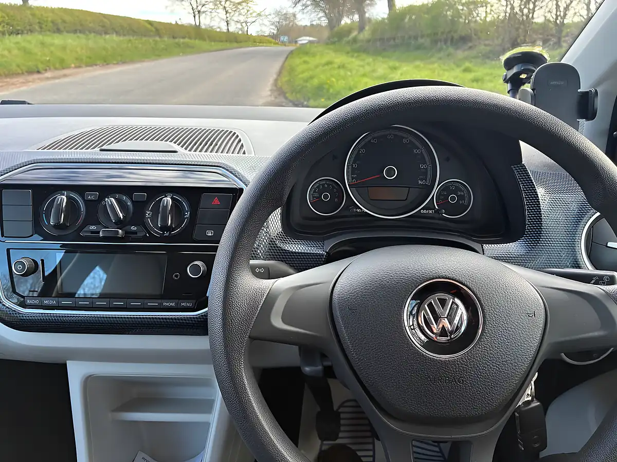 Used 2017 Volkswagen Up! Move Up! Black - Interior and Exterior details 8