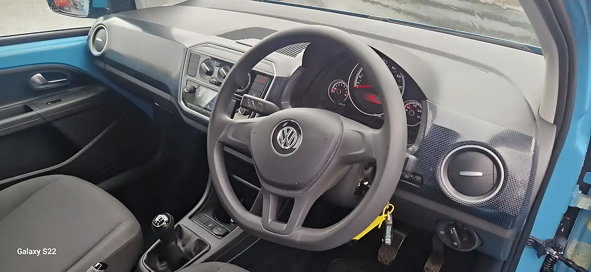 Used 2017 Volkswagen Up! Move Up! Blue - Interior and Exterior details 10