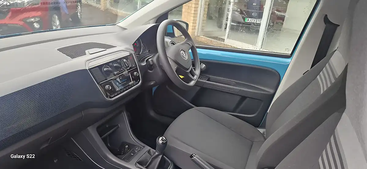 Used 2017 Volkswagen Up! Move Up! Blue - Interior and Exterior details 11