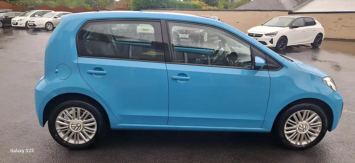 Used 2017 Volkswagen Up! Move Up! Blue - Interior and Exterior details 3