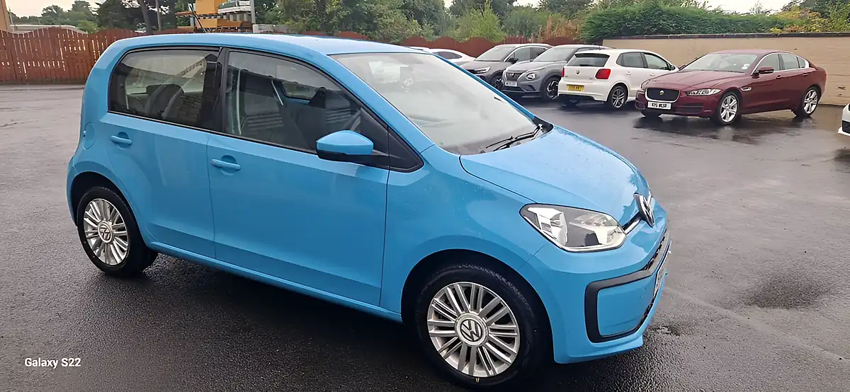 Used 2017 Volkswagen Up! Move Up! Blue - Interior and Exterior details 4