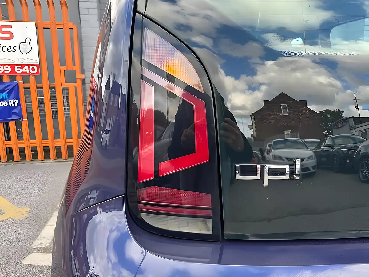 Used 2017 Volkswagen Up! Move Up Blue - Interior and Exterior details 10