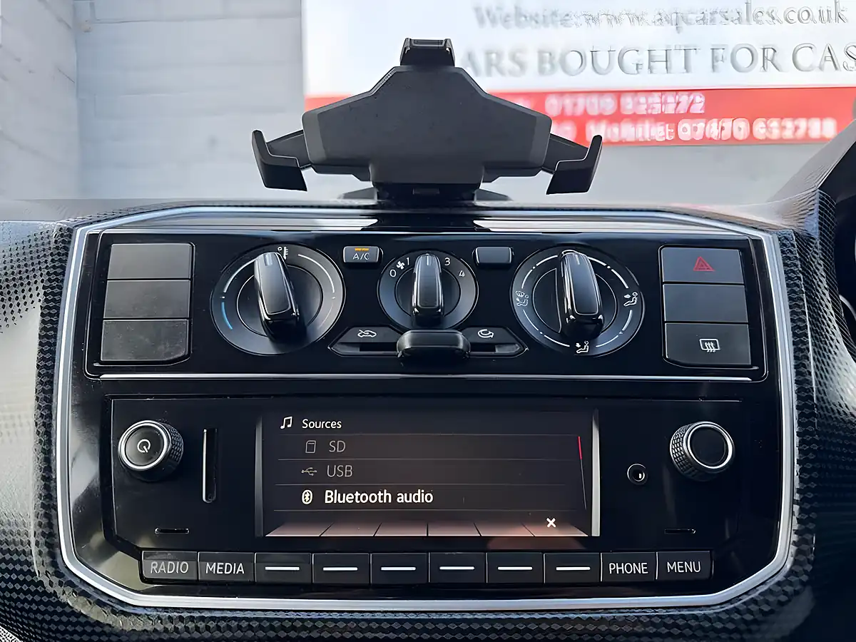 Used 2017 Volkswagen Up! Move Up Blue - Interior and Exterior details 13