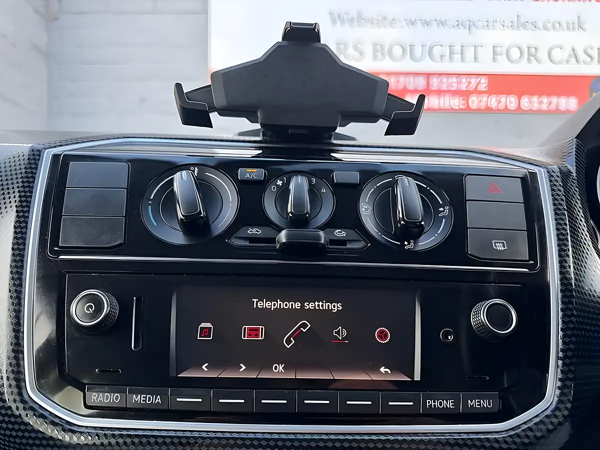 Used 2017 Volkswagen Up! Move Up Blue - Interior and Exterior details 14