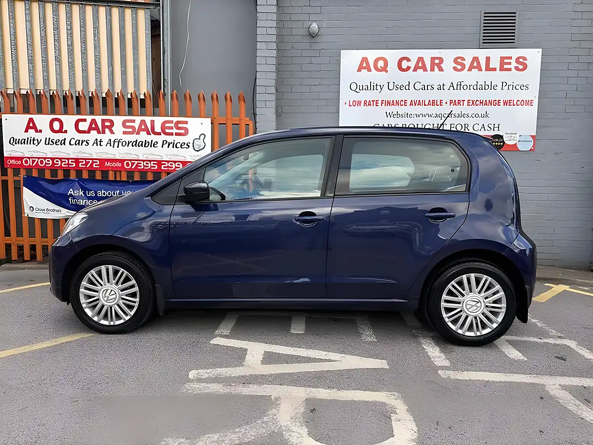 Used 2017 Volkswagen Up! Move Up Blue - Interior and Exterior details 4