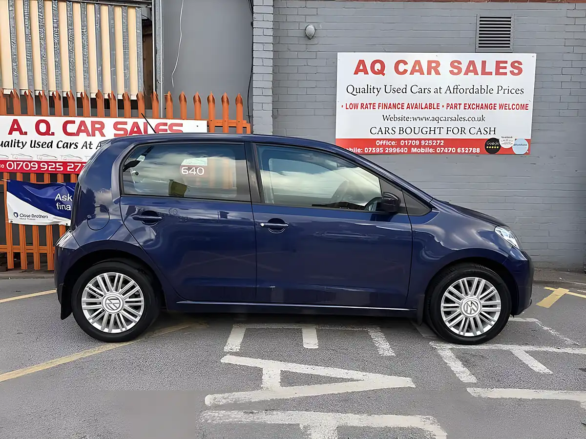 Used 2017 Volkswagen Up! Move Up Blue - Interior and Exterior details 8