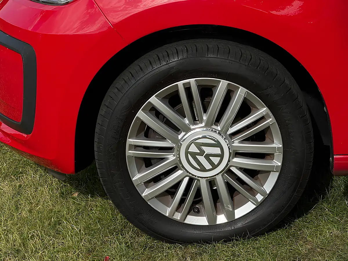 Used 2017 Volkswagen Up! Move Up! Red - Interior and Exterior details 10