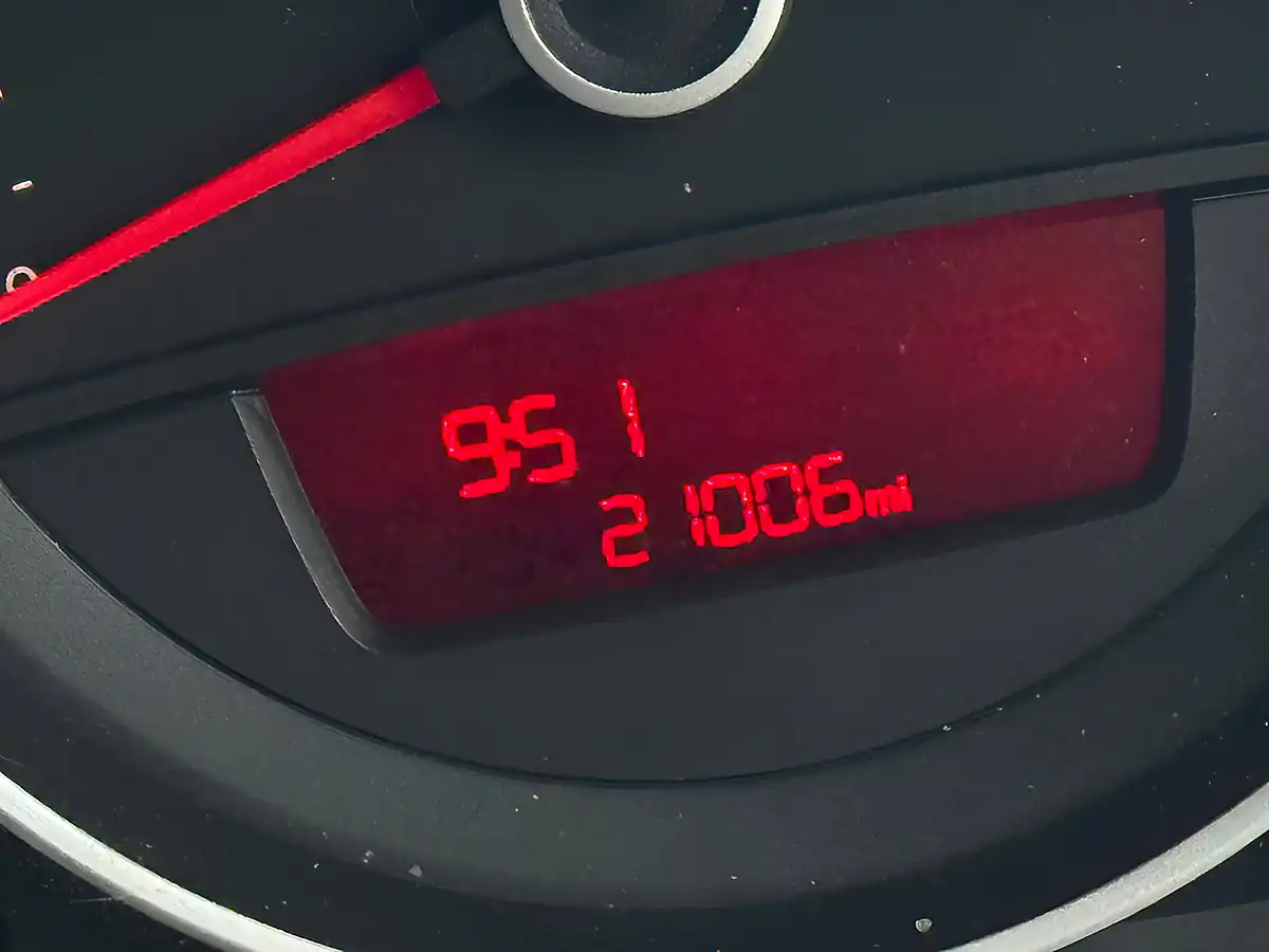 Used 2017 Volkswagen Up! Move Up! Red - Interior and Exterior details 17