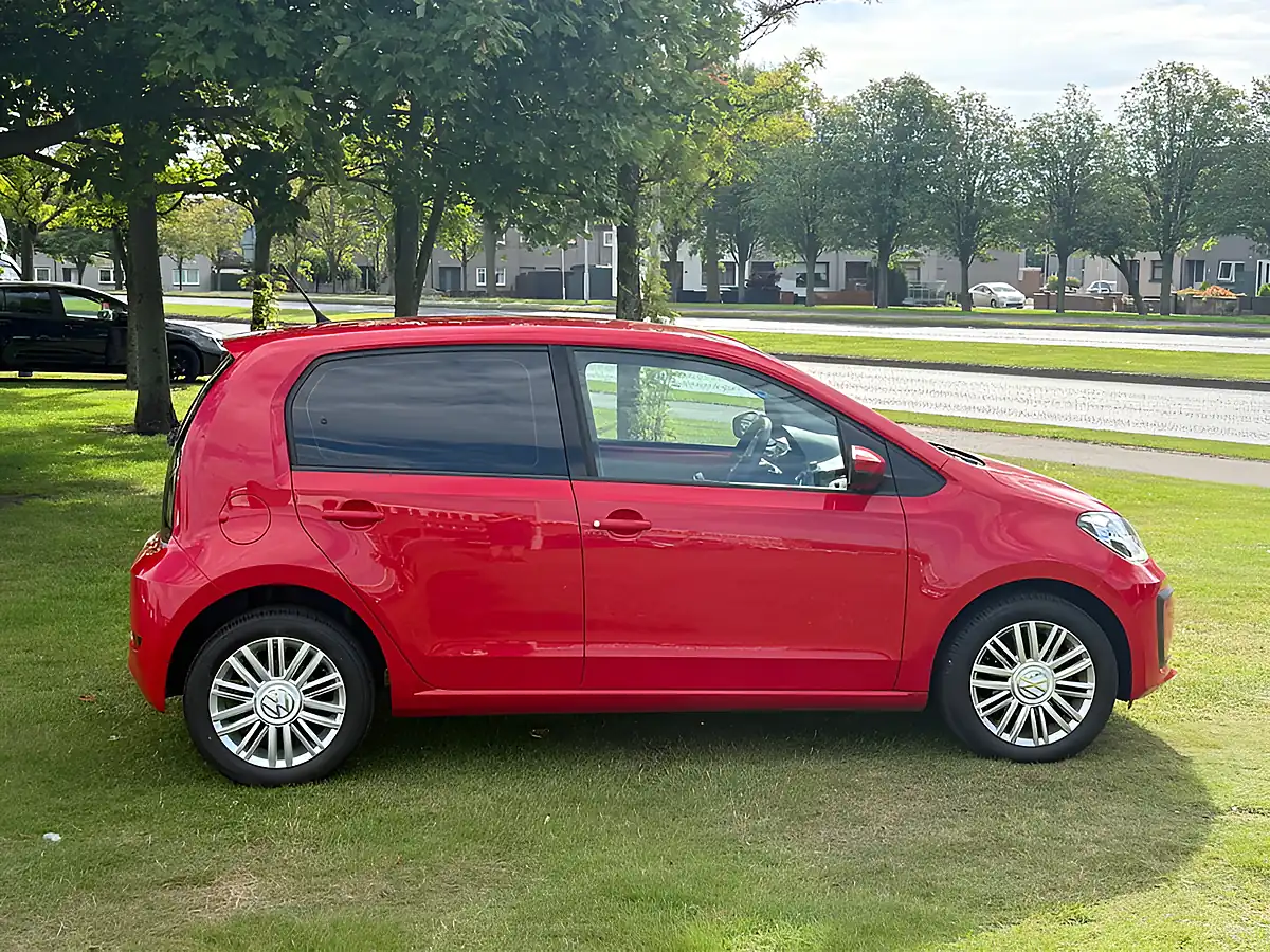Used 2017 Volkswagen Up! Move Up! Red - Interior and Exterior details 6