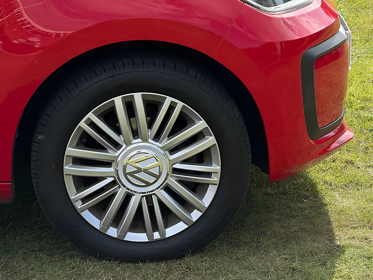 Used 2017 Volkswagen Up! Move Up! Red - Interior and Exterior details 7