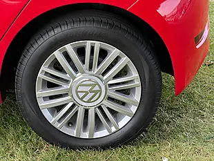 Used 2017 Volkswagen Up! Move Up! Red - Interior and Exterior details 9