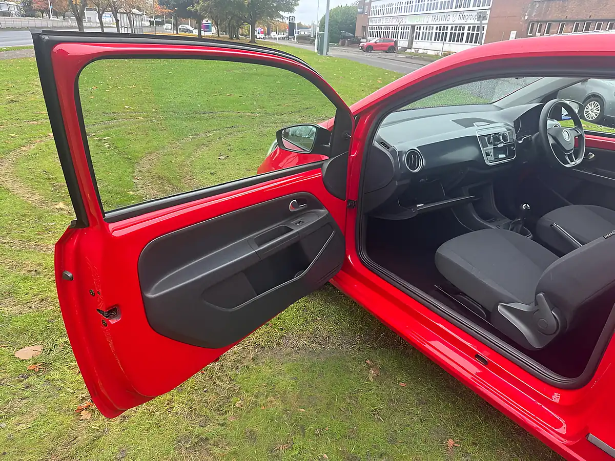 Used 2017 Volkswagen Up! Move Up! Red - Interior and Exterior details 9