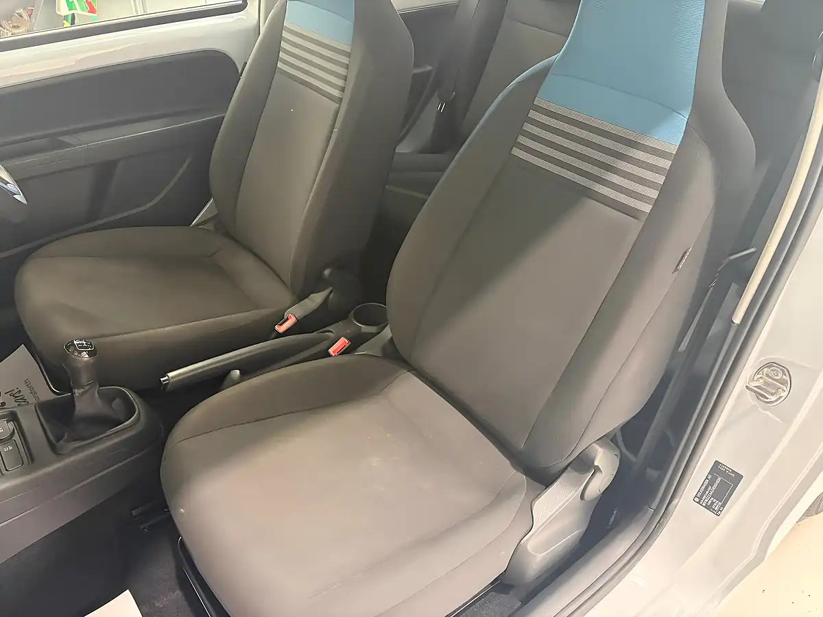 Used 2017 Volkswagen Up! Move Up! Silver - Interior and Exterior details 13