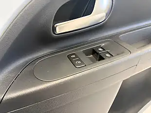 Used 2017 Volkswagen Up! Move Up! Silver - Interior and Exterior details 20
