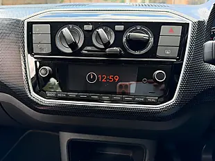 Used 2017 Volkswagen Up! Move Up! Silver - Interior and Exterior details 10