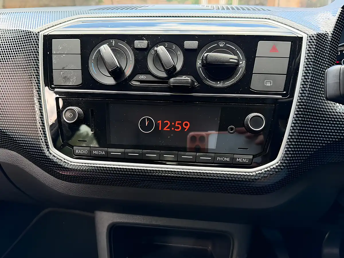 Used 2017 Volkswagen Up! Move Up! Silver - Interior and Exterior details 10