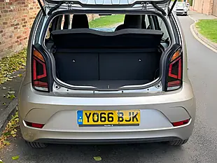 Used 2017 Volkswagen Up! Move Up! Silver - Interior and Exterior details 17